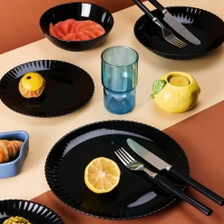 Assiette creuse noire 20 cm Bloom